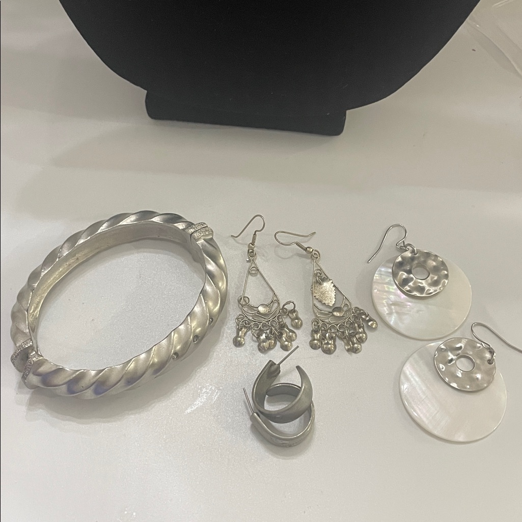 Silver And White Jewelry Set688